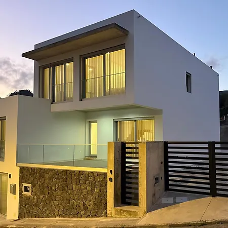 Villa Vivenda Vale Verde, Luxury Retreat With Stunning Valley Views Furnas (Azores)