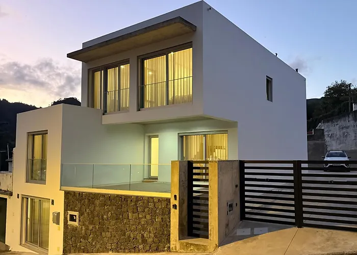 Vila Vivenda Vale Verde, Luxury Retreat With Stunning Valley Views Furnas (Azores)